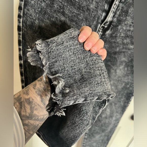 2/$45 KanCan Acid wash Skinny jeans 2/$45 - Picture 5 of 7